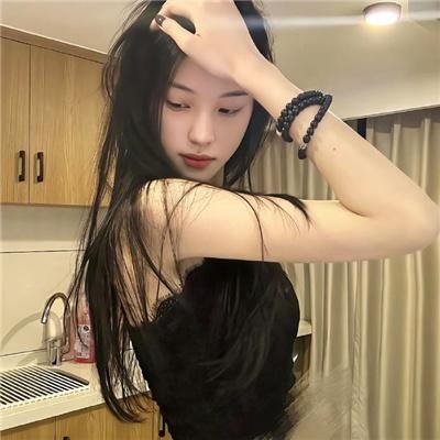 娇憨女郎